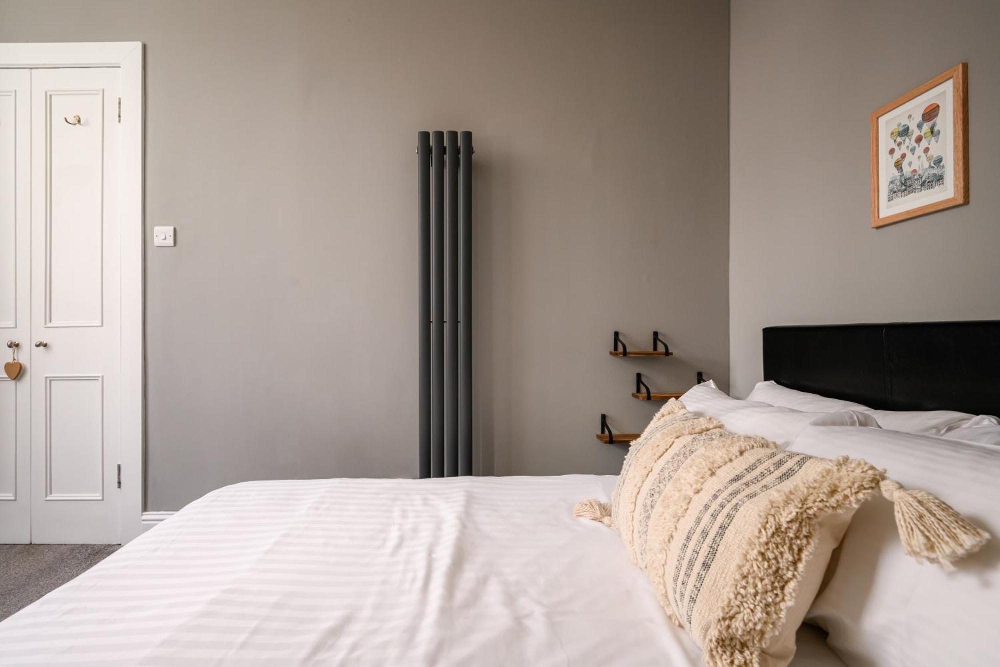 Vibrant Leith Flat, Edinburgh